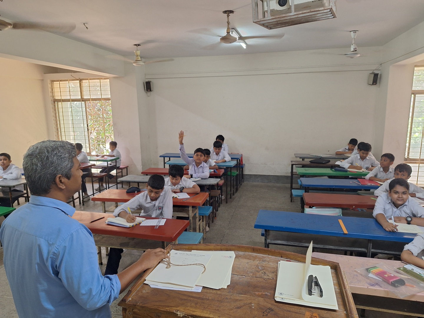 স্কুল শিক্ষার্থীদের পাঠদান ও শিক্ষা কার্যক্রম